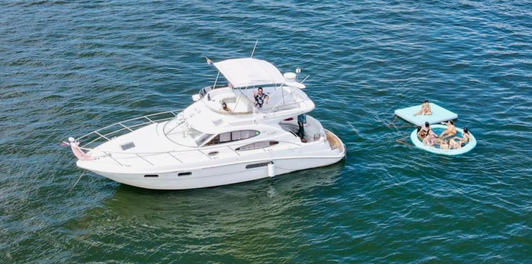 Joaquín yacht enjoying a day on the water